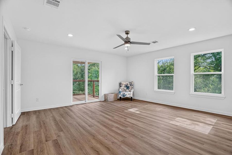 Spacious, unfurnished interior of a new home in , Lake Worth (Image 19).