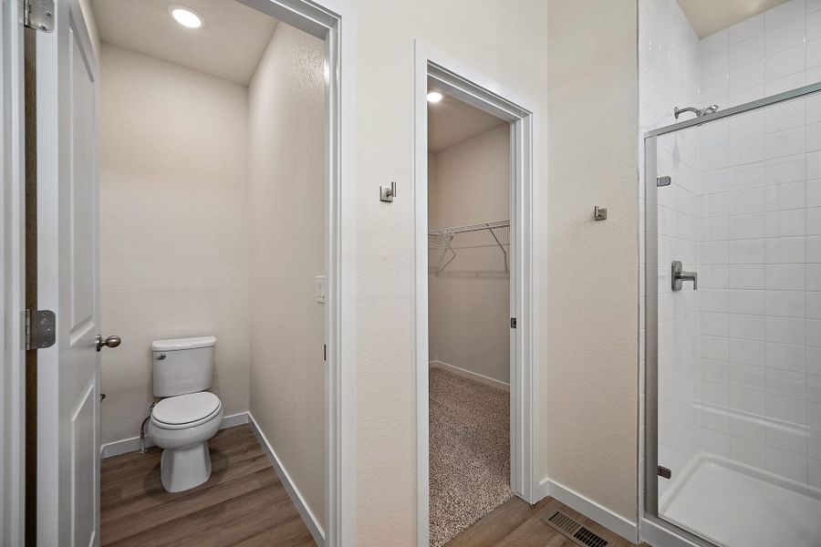 Spacious, unfurnished interior of a new home in Aspen Ranch, Fountain (Image 27).