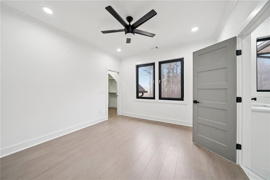 Spacious, unfurnished interior of a new home in , Auburn (Image 27).