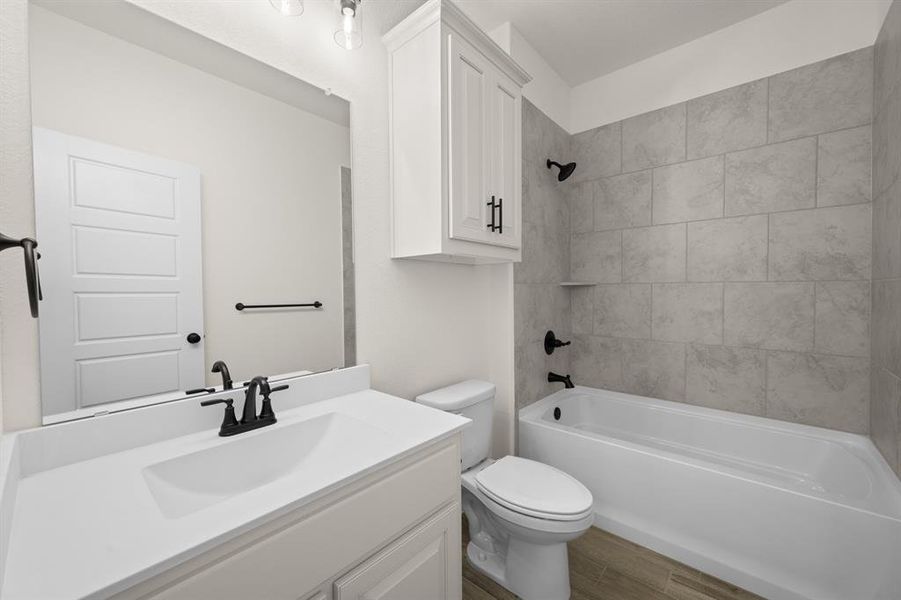 520 Waterford Park- Bathroom-1 520 Waterford Park- Bathroom-1