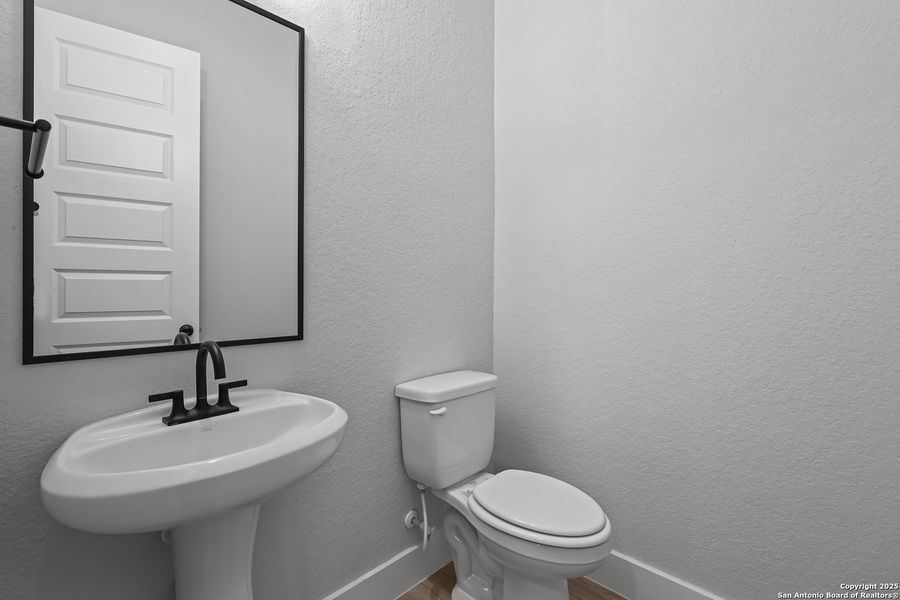 Furnished interior view inside a new home in Homestead, Schertz (Image 8).