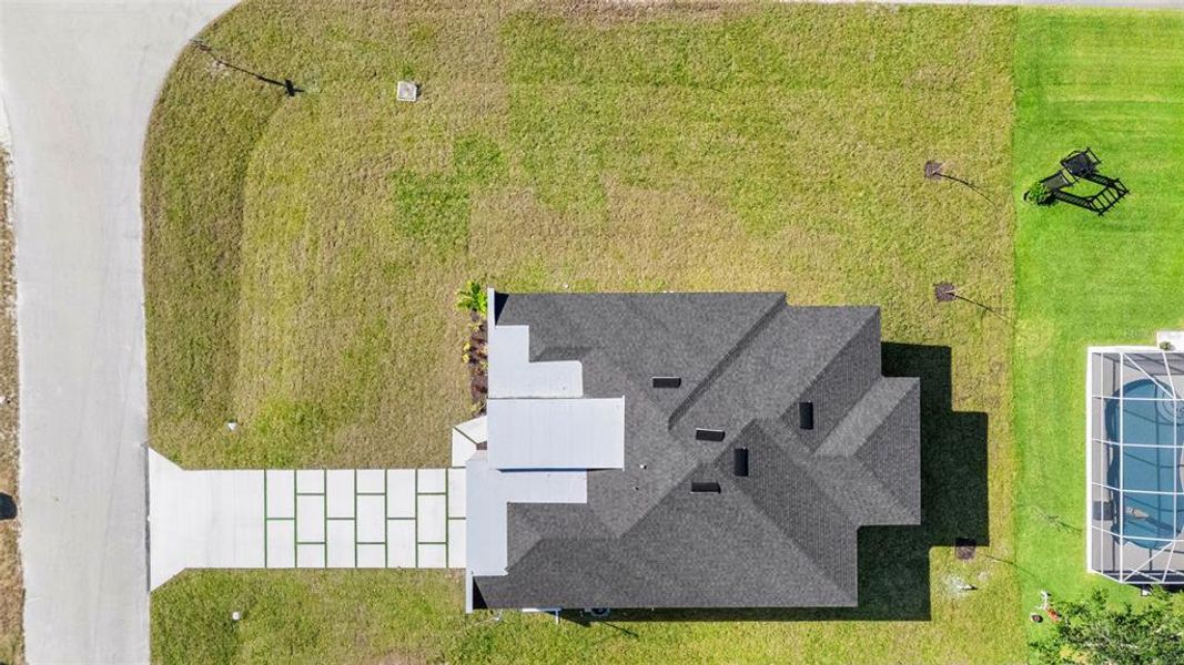Exterior details and patio area of a home in , Cape Coral (Image 31). Exterior details and patio area of a home in , Cape Coral (Image 31).