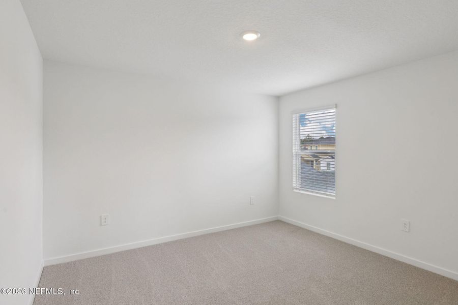 Spacious, unfurnished interior of a new home in Kings Preserve, Jacksonville (Image 16).