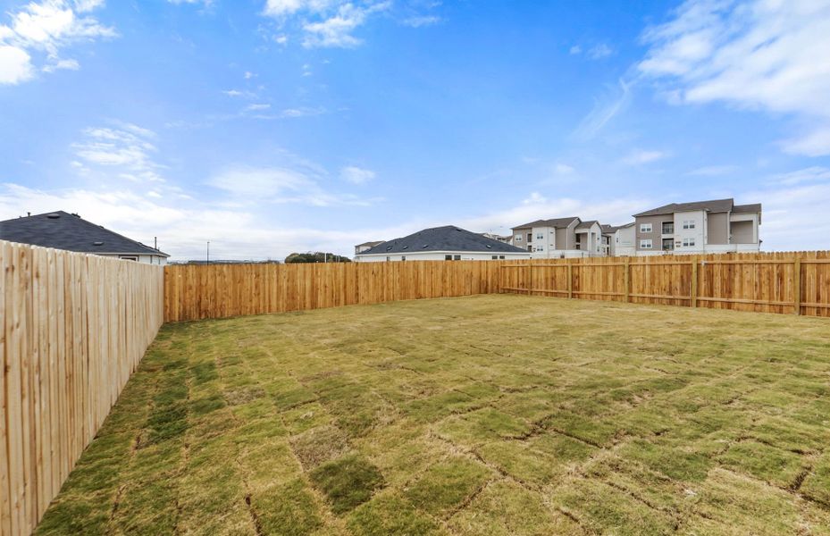 Exterior details and patio area of a home in Alto, San Marcos (Image 3).