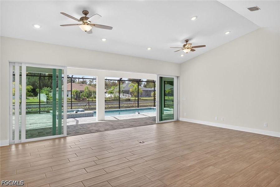 Spacious, unfurnished interior of a new home in Cape Coral, Cape Coral (Image 30).