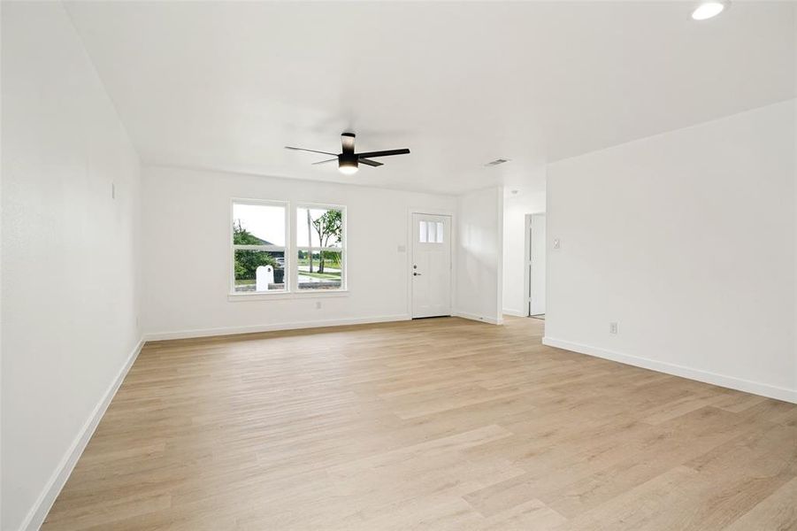 Spacious, unfurnished interior of a new home in , Terrell (Image 8).