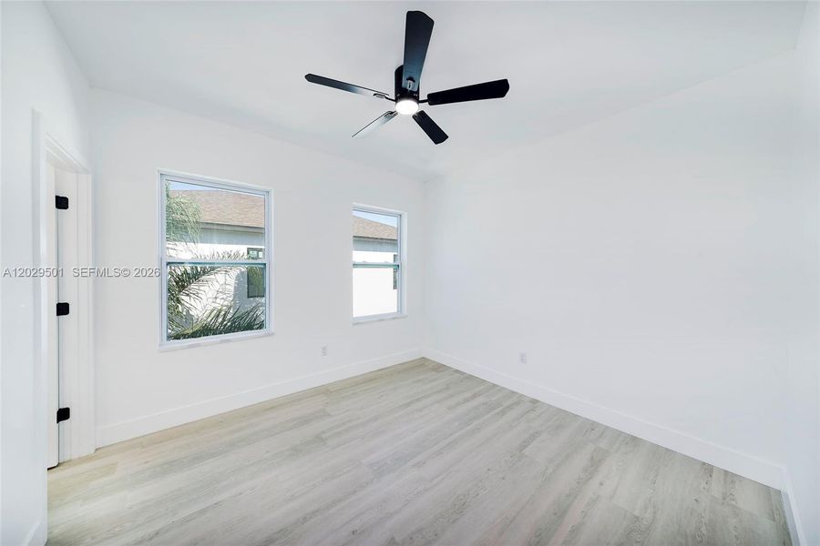 Spacious, unfurnished interior of a new home in , St. Petersburg (Image 26).
