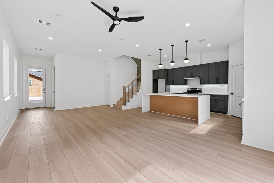 Spacious, unfurnished interior of a new home in , Houston (Image 37).