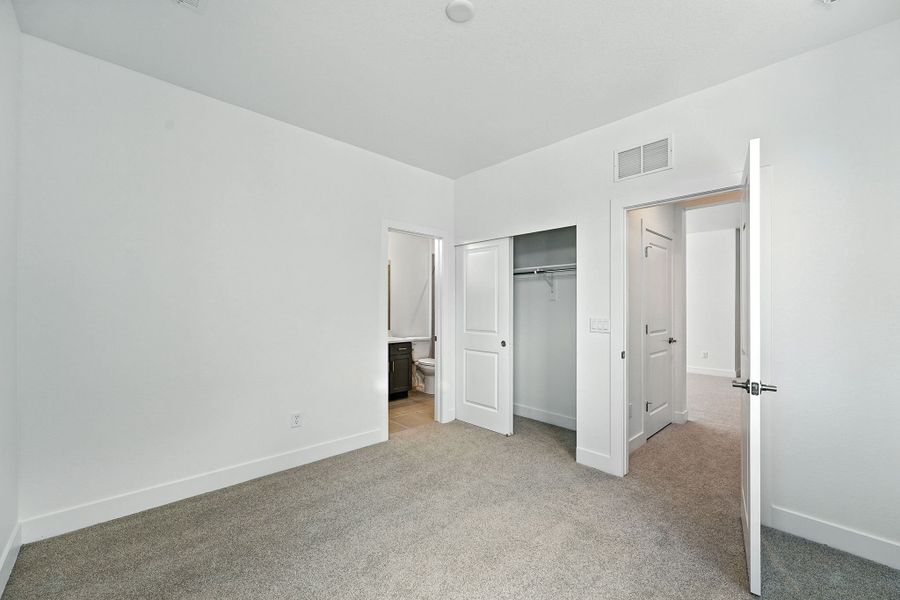 Spacious, unfurnished interior of a new home in Macanta, Castle Rock (Image 29).