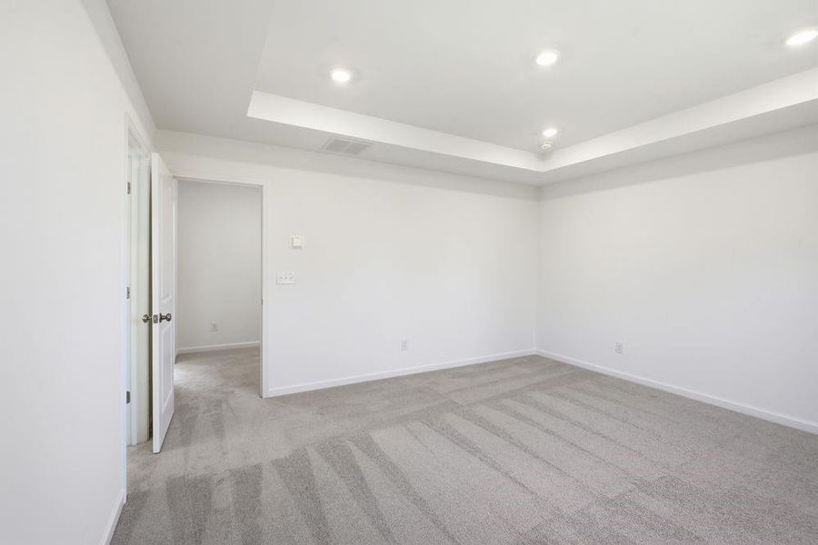 Spacious, unfurnished interior of a new home in Falls Creek, Flowery Branch (Image 16).