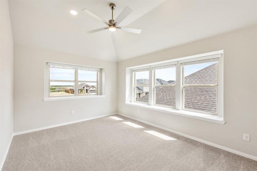 Spacious, unfurnished interior of a new home in Creekview Meadows, Pilot Point (Image 27).