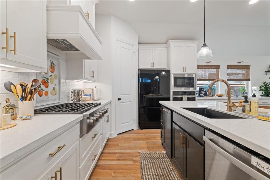 Commercial Grade Cook-Top in Kitchen Commercial Grade Cook-Top in Kitchen