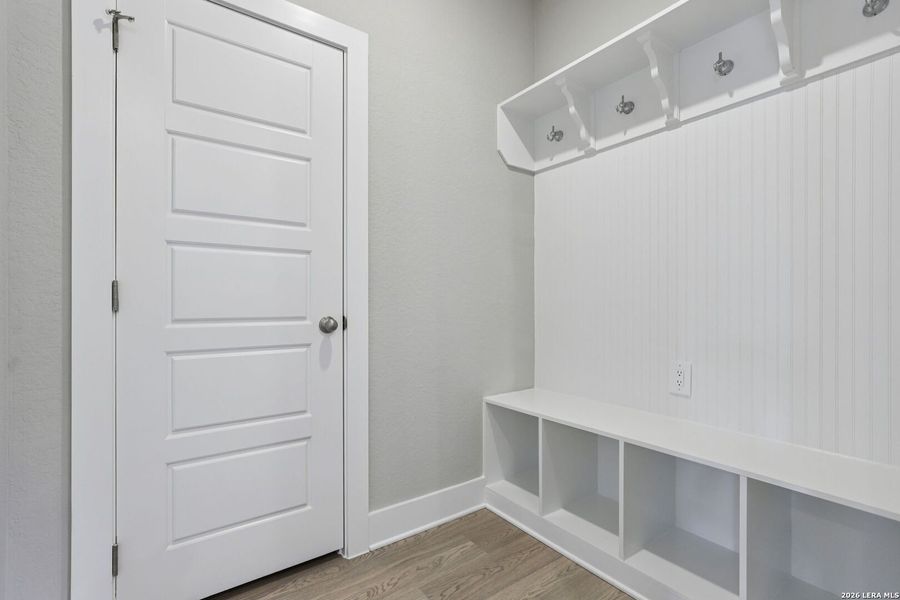 Spacious, unfurnished interior of a new home in Lark Canyon, New Braunfels (Image 39). Spacious, unfurnished interior of a new home in Lark Canyon, New Braunfels (Image 39).