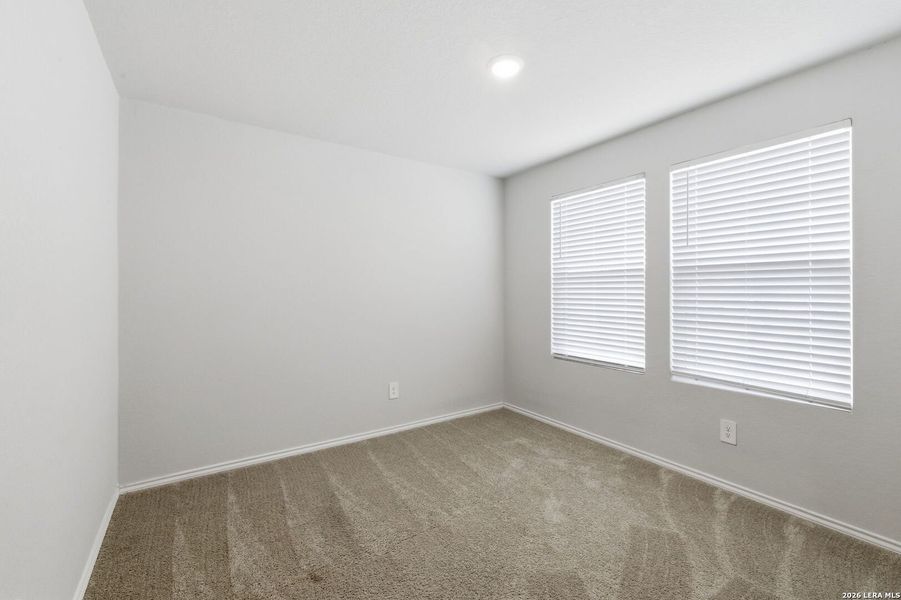 Spacious, unfurnished interior of a new home in Arroyo Ranch, Seguin (Image 27).