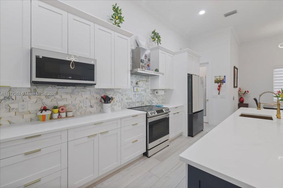Furnished interior view inside a new home in , Lehigh Acres (Image 35).