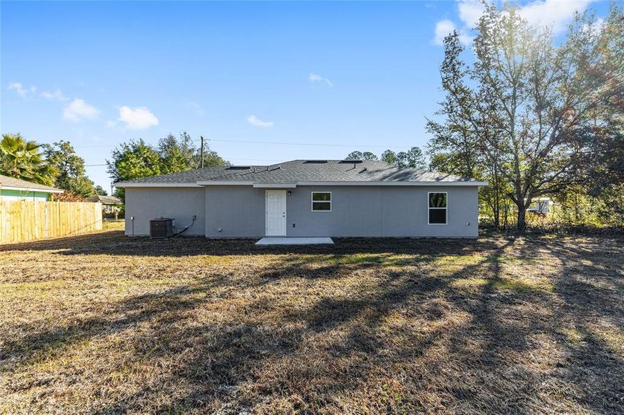 Exterior details and patio area of a home in , Ocala (Image 20).