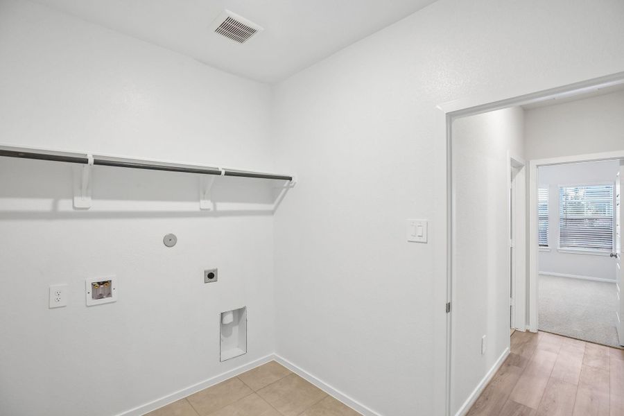 Spacious, unfurnished interior of a new home in Landing Meadows - Premier Series, New Caney (Image 28).