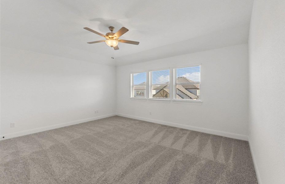Spacious, unfurnished interior of a new home in Santa Rita Ranch, Liberty Hill (Image 21).