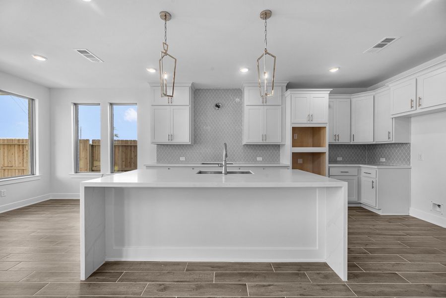 Furnished interior view inside a new home in Sienna, Missouri City (Image 7).
