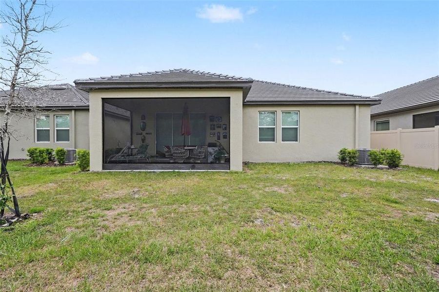 Exterior details and patio area of a home in , Land O' Lakes (Image 23).
