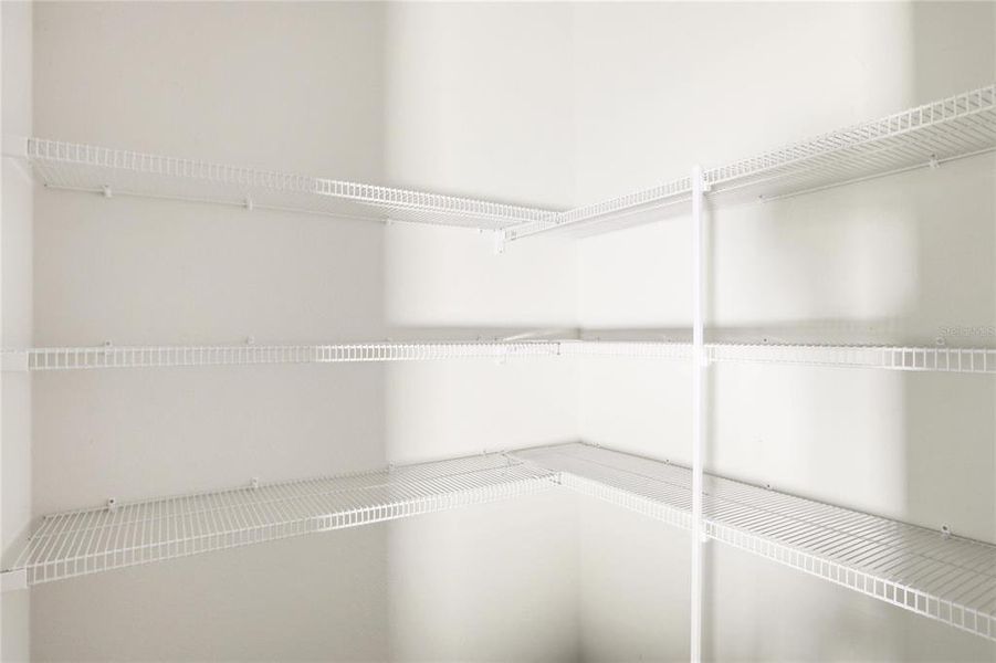 Spacious, unfurnished interior of a new home in , Bradenton (Image 27).