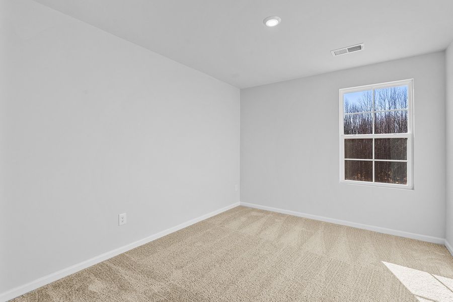 Spacious, unfurnished interior of a new home in Fieldstone, Lexington (Image 36).