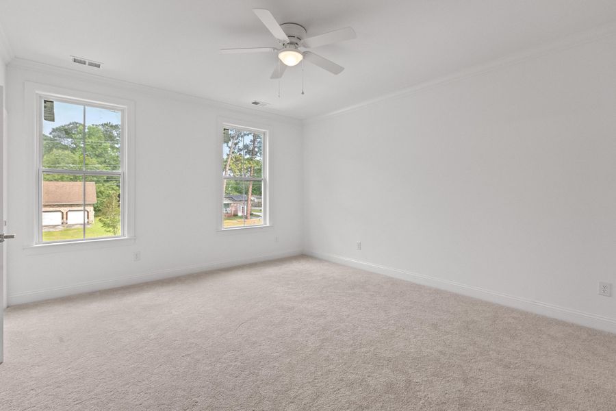 Spacious, unfurnished interior of a new home in , Summerville (Image 37).