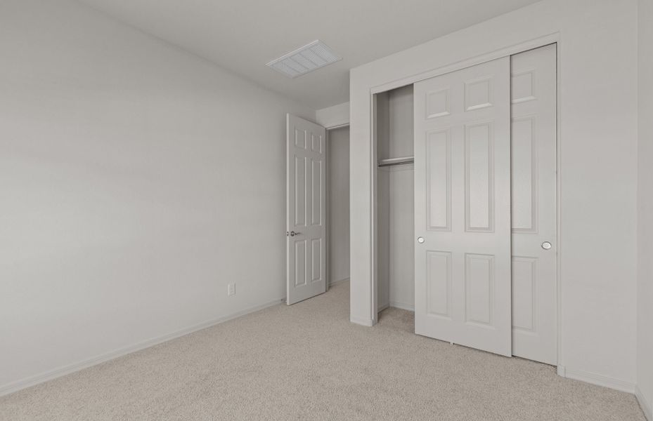 Representative unfurnished interior of a home built from the Bergamot by Pulte Homes in Alamar, Tolleson (Image 9).