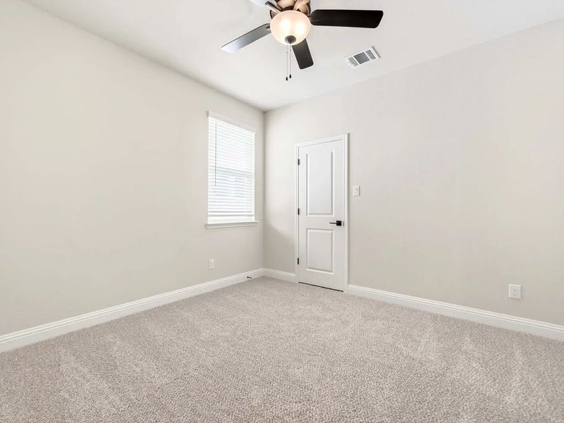 Spacious, unfurnished interior of a new home in Heartland, Heartland (Image 29).