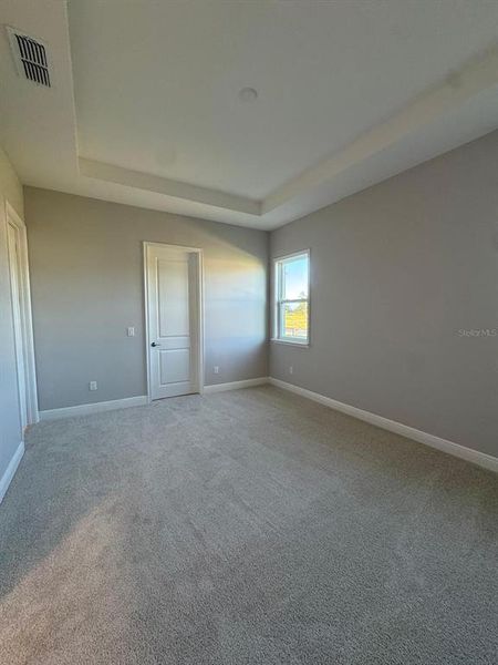 Spacious, unfurnished interior of a new home in Ridgehaven, Ormond Beach (Image 13).