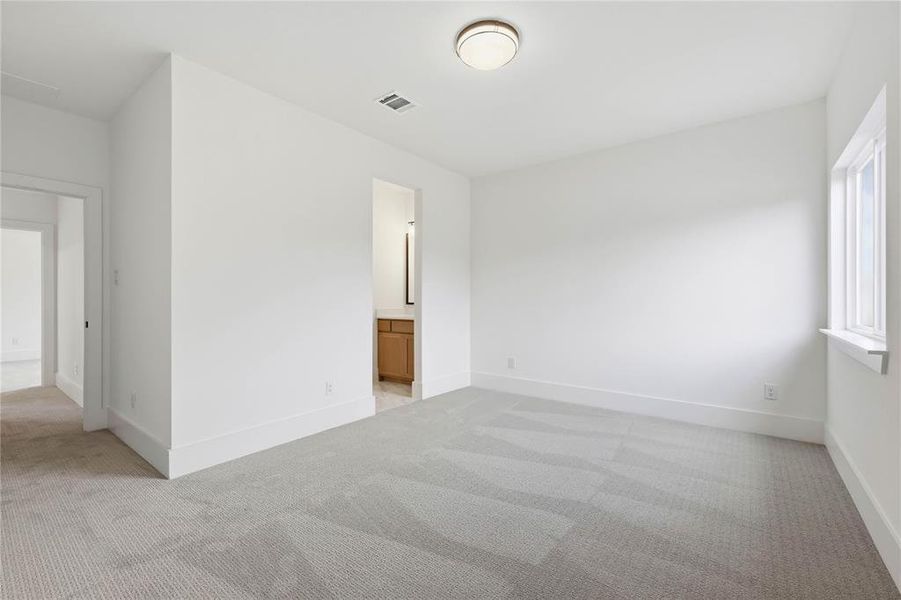 Spacious, unfurnished interior of a new home in The Grove, North Richland Hills (Image 30).