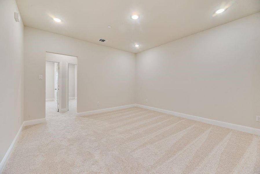 Spacious, unfurnished interior of a new home in Bayside, Rowlett (Image 28). Spacious, unfurnished interior of a new home in Bayside, Rowlett (Image 28).