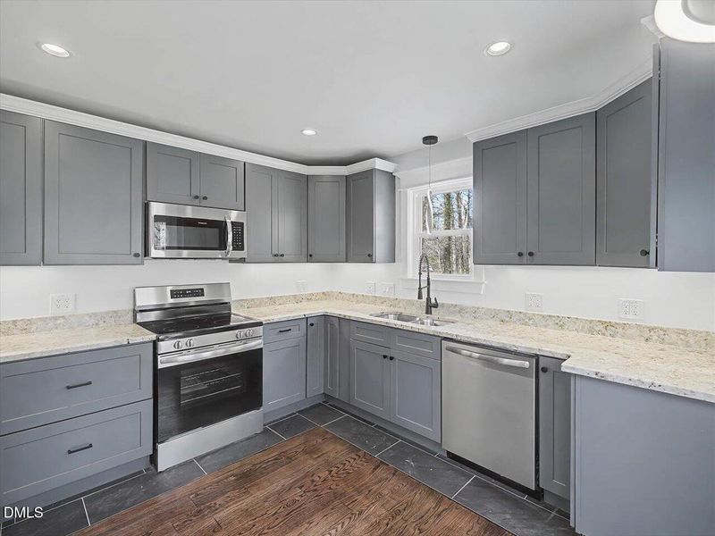 28-Kitchen 28-Kitchen