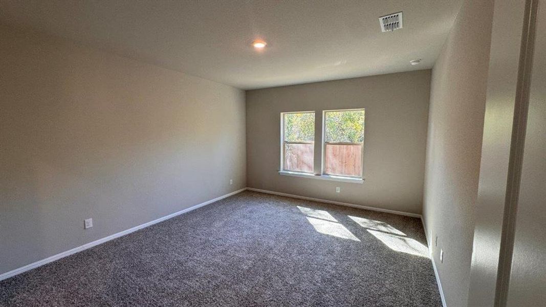 Spacious, unfurnished interior of a new home in Meadowbrook Estates, Cleburne (Image 16).
