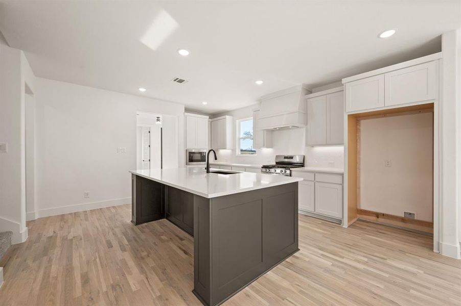 Furnished interior view inside a new home in The Resort on Eagle Mt. Lake, Fort Worth (Image 7).