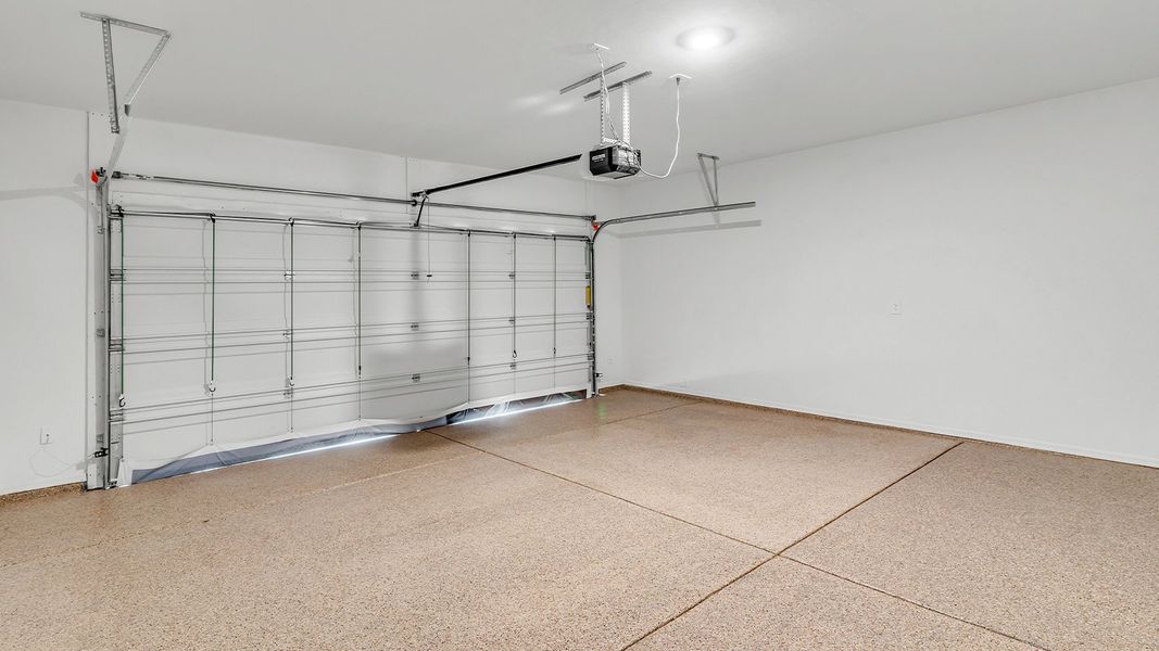 Spacious, unfurnished interior of a new home in Hanson Ridge, Vail (Image 52).