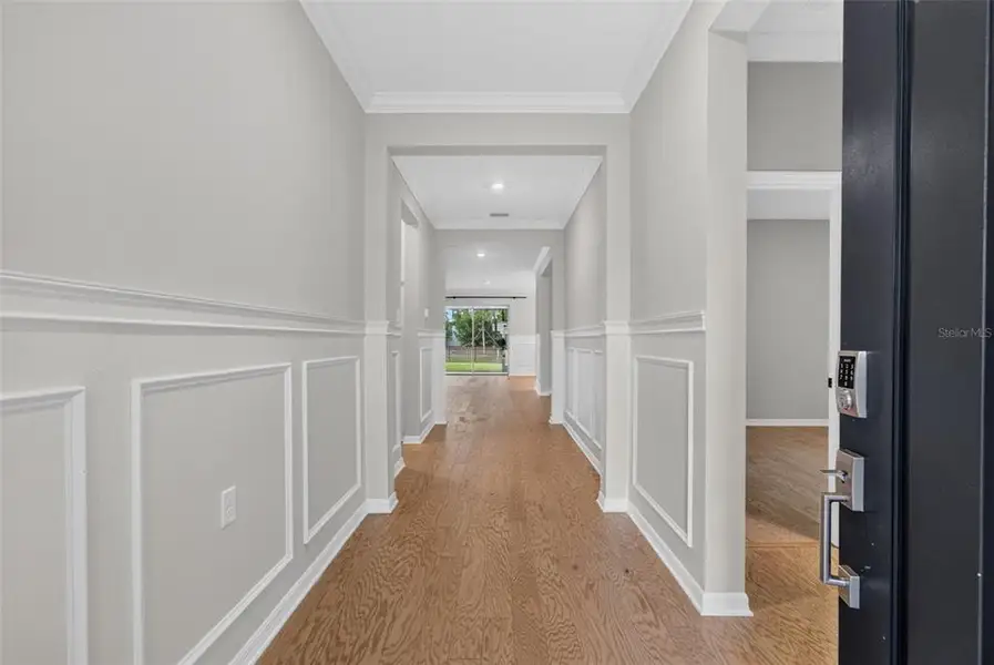 Spacious, unfurnished interior of a new home in , Bradenton (Image 43).