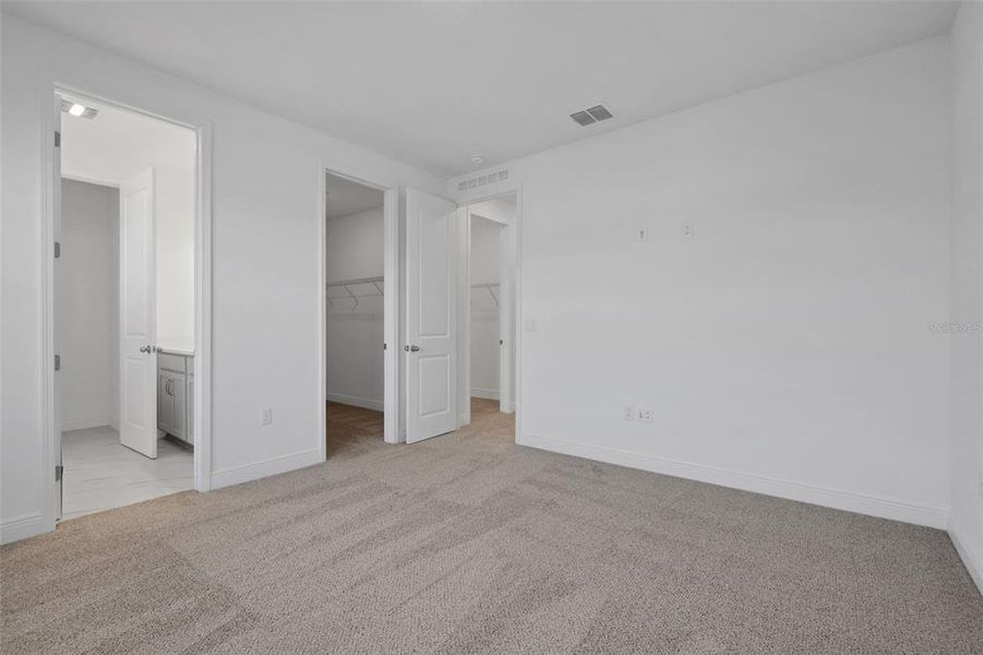 Spacious, unfurnished interior of a new home in , St. Cloud (Image 23).
