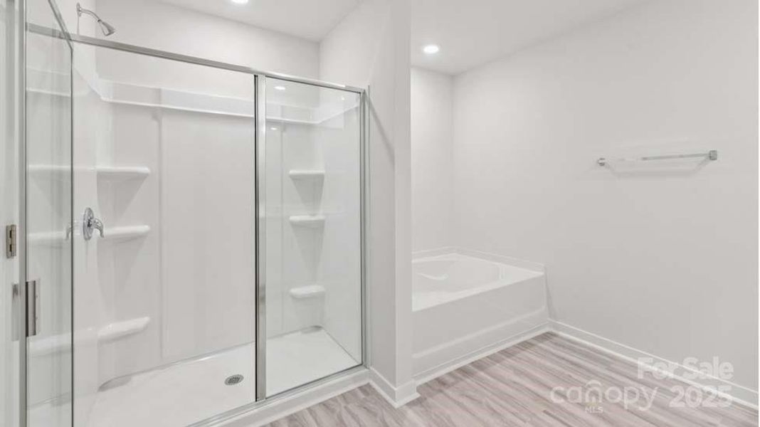 Spacious, unfurnished interior of a new home in Cardinal Creek, Charlotte (Image 26).