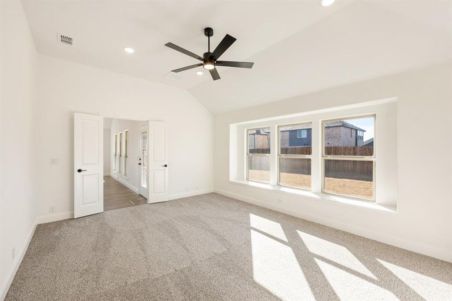 Spacious, unfurnished interior of a new home in Georgetown at Kings Fort, Kaufman (Image 33).