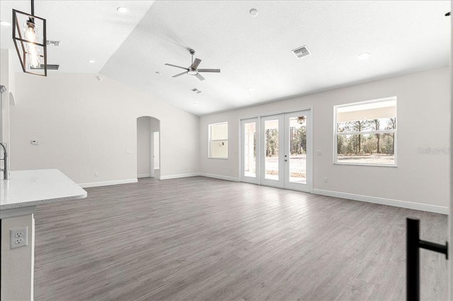 Spacious, unfurnished interior of a new home in , Dunnellon (Image 33).