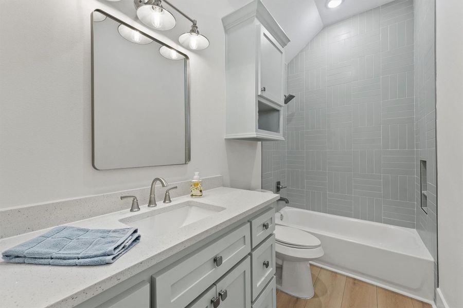 Furnished interior view inside a new home in , Galveston (Image 15).