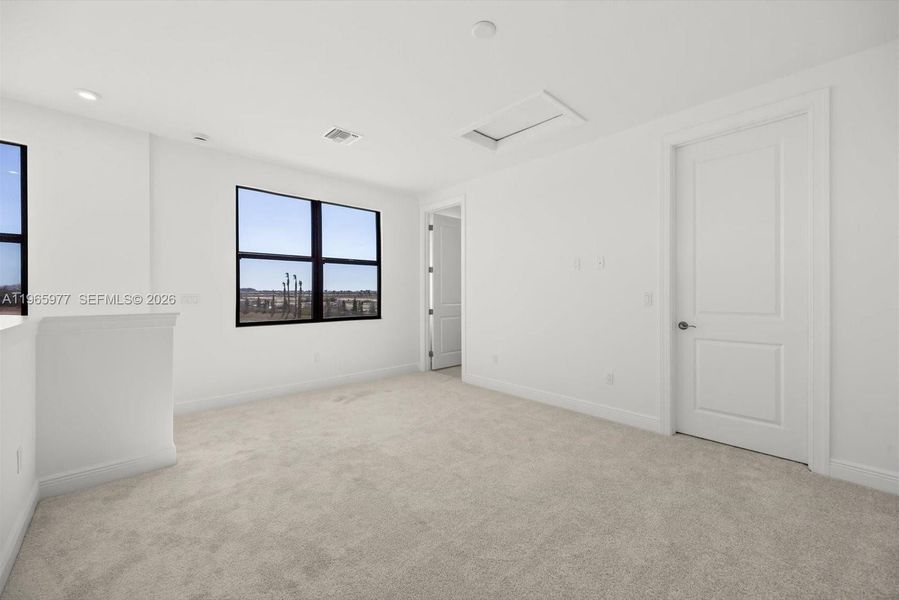 Spacious, unfurnished interior of a new home in , Port St. Lucie (Image 47).