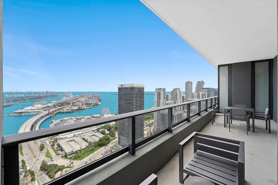 Condo located in Miami, FL showcasing its design and architecture (Image 31).