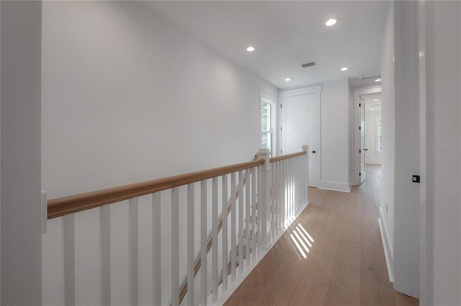 Spacious, unfurnished interior of a new home in , Tampa (Image 49).