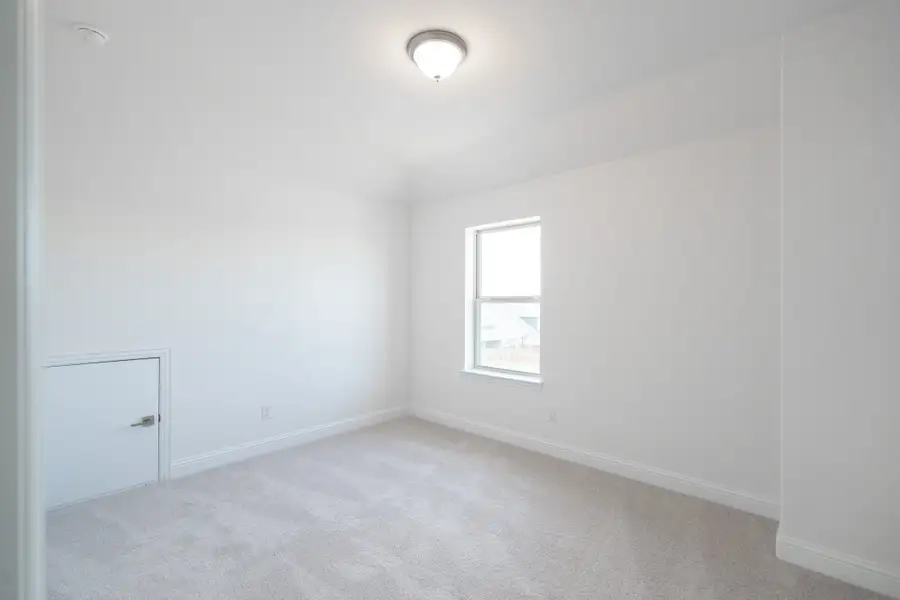Spacious, unfurnished interior of a new home in Enclave at Legacy Hills, Celina (Image 29).