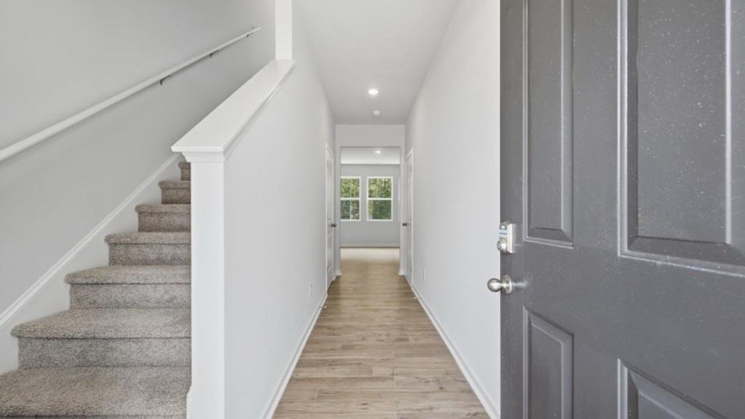 Spacious, unfurnished interior of a new home in Oaks at Cedar Grove, Fairburn (Image 12).