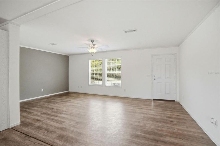 Spacious, unfurnished interior of a new home in , Weeki Wachee (Image 15).
