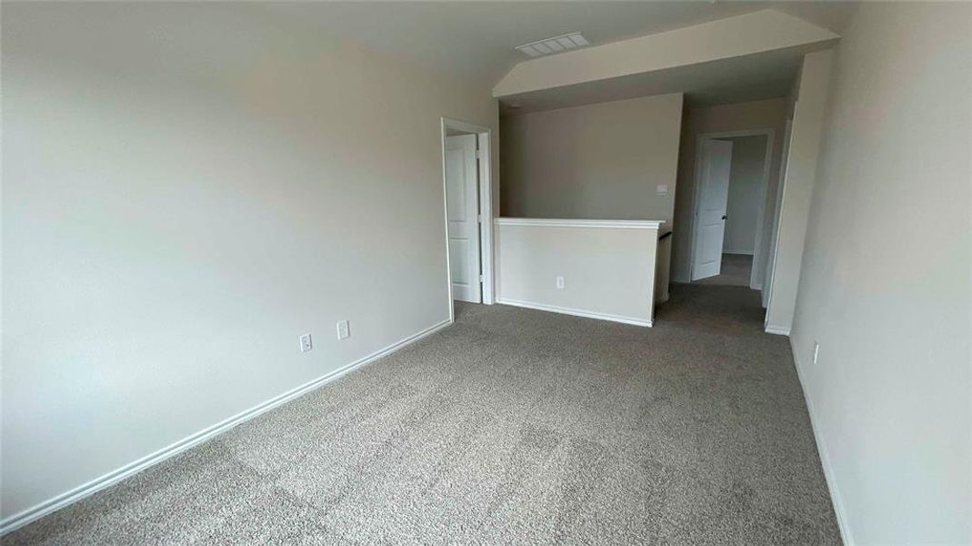 Spacious, unfurnished interior of a new home in Elevon, Lavon (Image 11).