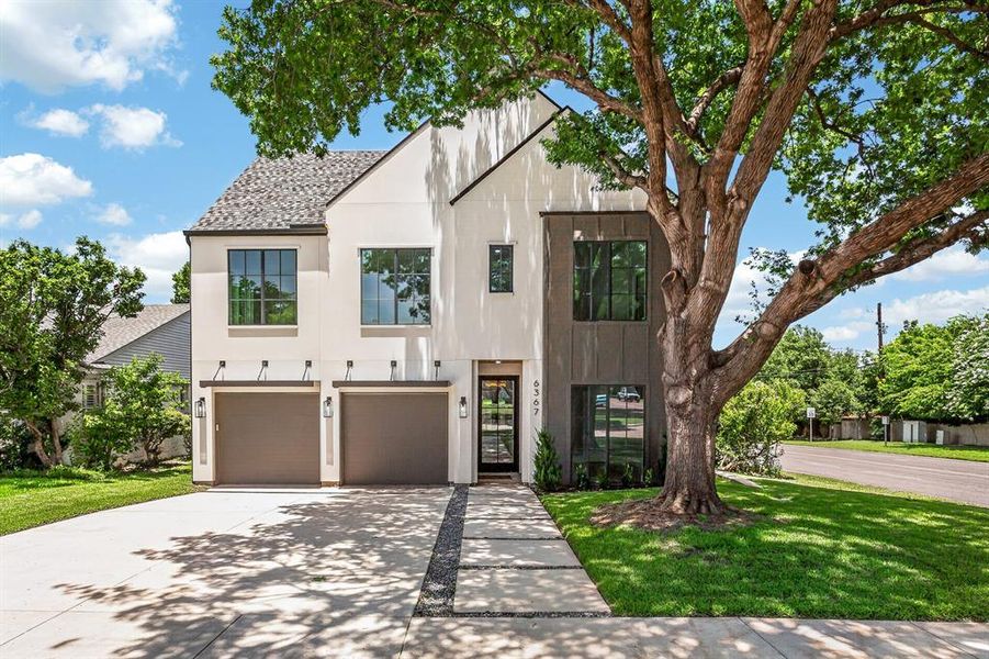 Front exterior of a new home in , Dallas, TX, highlighting curb appeal (Image 2). Front exterior of a new home in , Dallas, TX, highlighting curb appeal (Image 2).